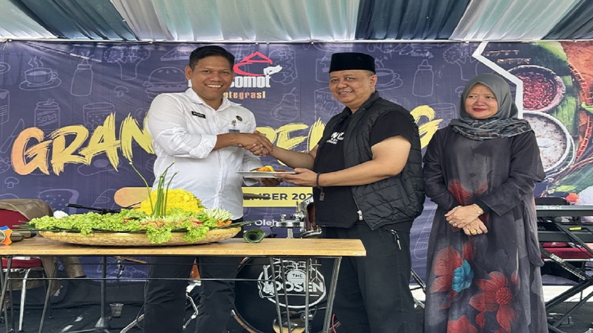 Kalapas Garut, Rusdedy (kiri) Bersama H. Robby (kanan) selaku owner Cafe Integrasi Kejo Comot