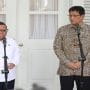 Gubernur DKI Jakarta, Pramono Anung (kiri) dan Menteri Keuangan, Purbaya Yudhi Sadewa (kanan), di Balai Kota DKI Jakarta