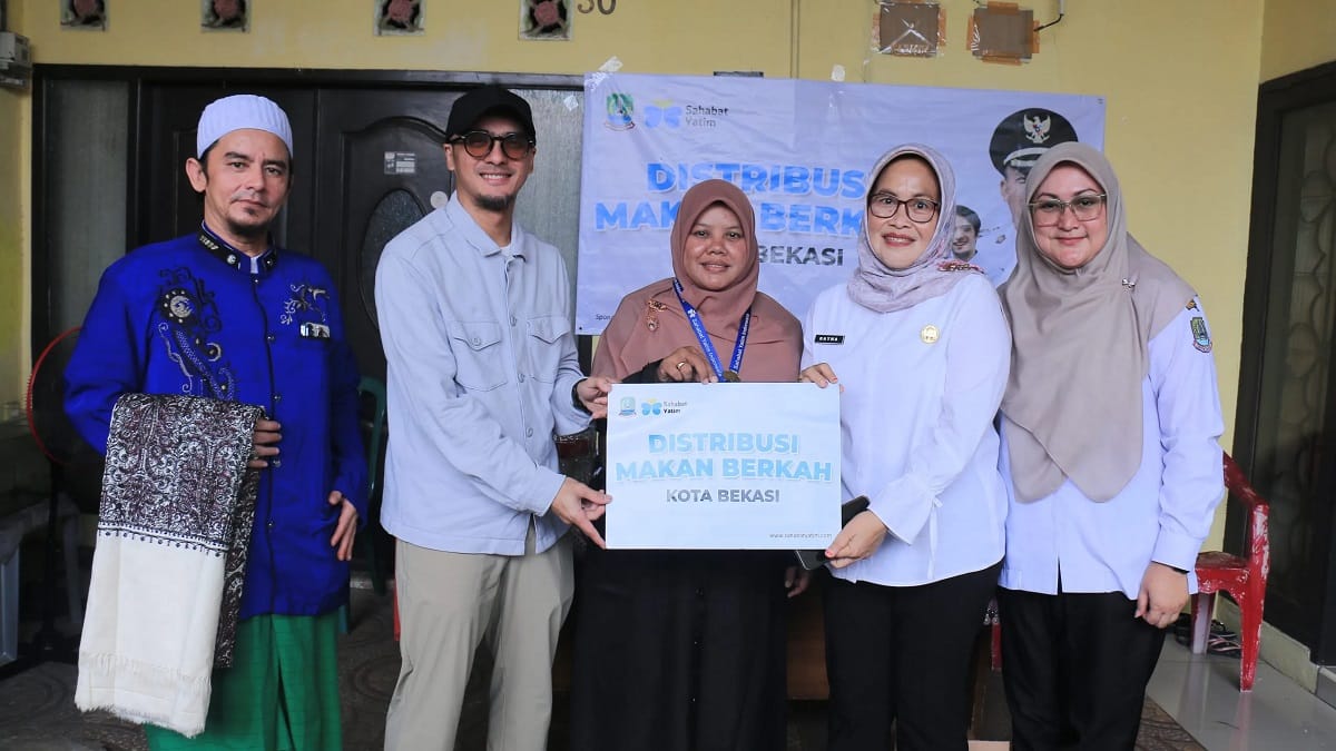 Kegiatan penyaluran makanan bergizi Sahabat Yatim di Bekasi Selatan