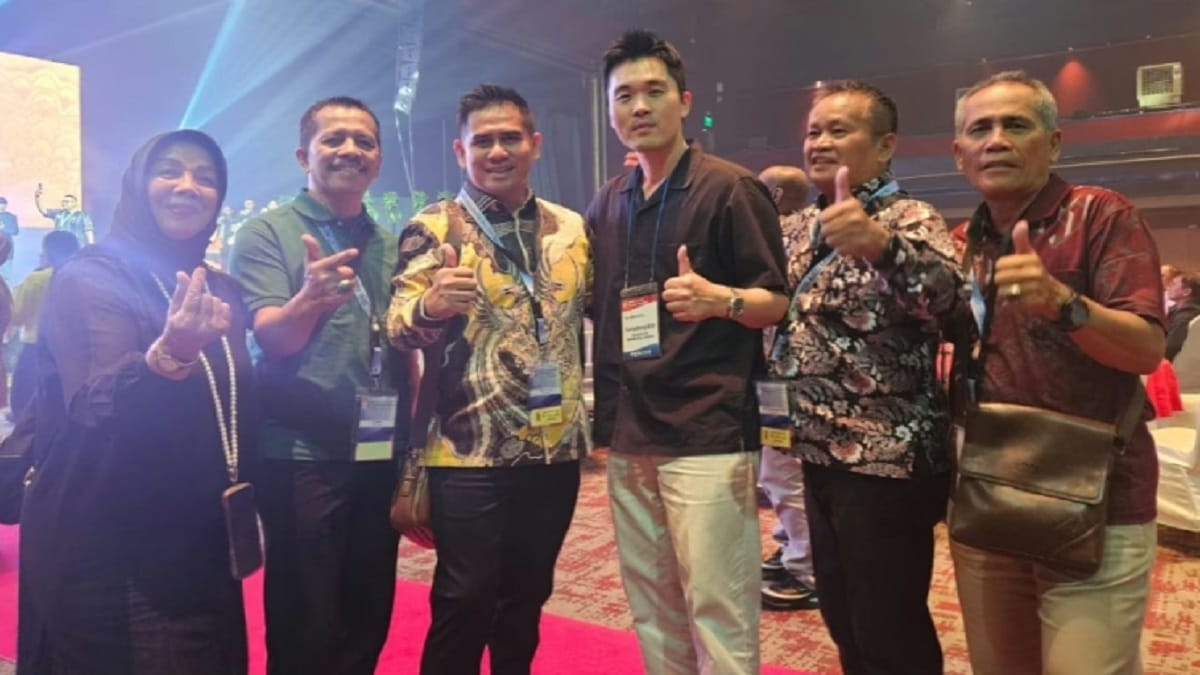 Kepala SMAN 12 Padang, Ikhwansyah bersama lima pengurus PGRI Sumatera Barat lainnya menghadiri 39th ACT+1 Convention 2025 Filipina