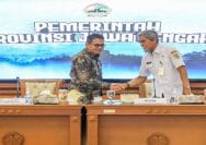 Wakil Ketua DPRD Pemprov Sumbar, Evi Yandri Rajo Budiman (kiri) dan Sekda Pemprov Jateng, Sumarno (kanan)