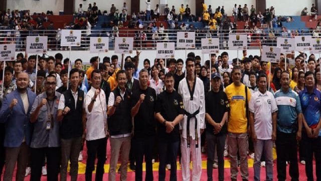 Wakil Wali Kota Bekasi, Abdul Harris Bobihoe membuka pelaksanaan babak kualifikasi atlet taekwondo untuk Porprov XV Jabar, digelar di GOR Bang Yan, Kota Bekasi.