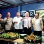 Ratu Ipana (tengah) melakukan sesi foto bersama usai pemilihan