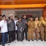 Anggota DPRD Kota Bekasi saat mengunjungi RSUD Type D Teluk Pucung, Bekasi Utara.