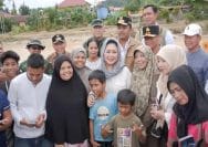 Ketua Komisi IV DPR RI, Titiek Soeharto Berkunjung ke sejumlah titik terdampak banjir bandang di Kota Padang, Sumatera Barat.