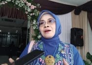 Anggota DPRD Kota Bekasi, Evi Mafriningsianti saat menyampaikan keterangan.