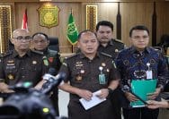 Kapuspenkum Kejagung, Anang Supriatna saat konfrensi pers terkait ajukan banding atas putusan perkara korupsi minyak mentah Pertamina