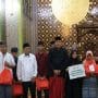 Wali Kota Bekasi, Tri Adhianto menghadiri kegiatan tarawih keliling di Masjid Jami Nurul Ikhwan