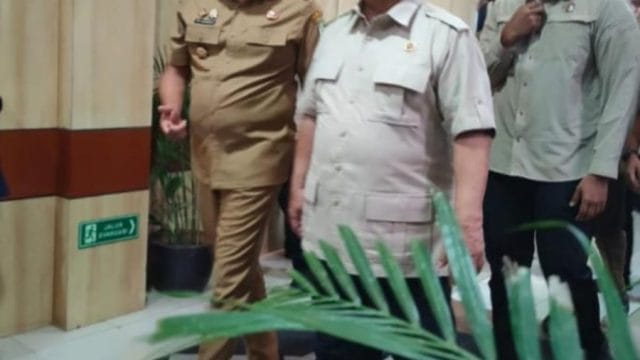 Tinjau Langsung Korban Tabrakan Kereta Bekasi Timur, Prabowo Soroti Perlintasan Kereta Api Tanpa Penjaga