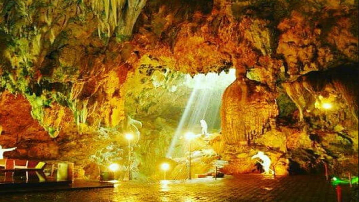 Suasana dalam Wisata Alam Goa Gong Pacitan