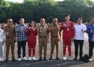 Abdul Harris Bobihoe bersama atlet Savate Indonesia dari Kota Bekasi