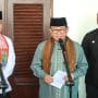 Gubernur DKI Jakarta, Pramono Anung saat memberi keterangan ke wartawan di gedung Dinas Pemuda dan Olahraga Provinsi DKI Jakarta, Jakarta Timur, Jumat (8/5/2026).