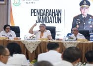 Jamdatun, Prof (HC) Dr R Narendra Jatna SH LLM saat memaparkan materinya dalam kegiatan FGD, di Aula Gedung Utama Kejaksaan Tinggi Banten, Senin (11/5/2026).