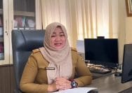 Kepala KCD Pendidikan Wilayah III, Hj Rina Parlina SIP MM