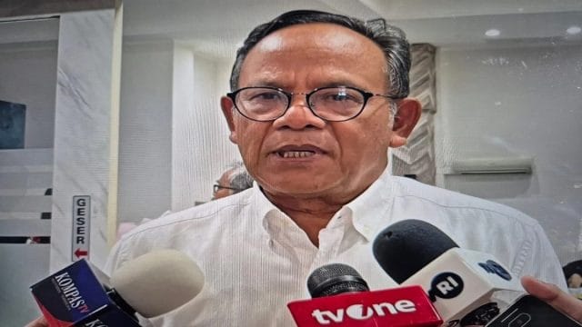 Ketua Dewan Pers, Komaruddin Hidayat saat memberikan keterangan kepada awak media