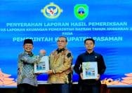 Penyerahan LHP oleh Kepala BPK RI Perwakilan Sumbar, Sudarminto Eko Putra kepada Bupati Pasaman, Welly Suhery dan Ketua DPRD Pasaman, Nelfi Asfandi di Kantor BPK RI Perwakilan Sumbar, Kota Padang, Jumat (29/5/2026).