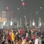 Ratusan Balon Terbang dan Warga Memadati Festival Balon Di Plaza Patriot Chandrabhaga, Kota Bekasi.