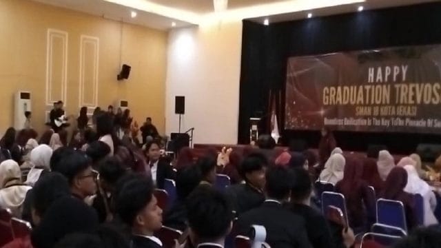 Acara "Graduation" Angkatan ke XIII Tahun 2026 SMAN 18 Kota Bekasi, di Ballroom Gedung Global Persada Mandiri (GPM), Bekasi Timur, Minggu (31/5/2026).