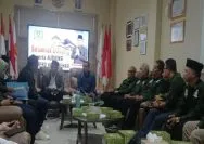 Audensi LPM Kota Bekasi di kantor Ketua DPRD Kota Bekasi terkait penguatan peran LPM dalam perencanaan pembangunan di wilayah.