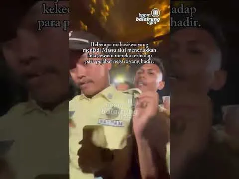 Mahasiswa UGM Gelar Aksi Protes Saat Pejabat Negara Hadiri Acara Di GIK