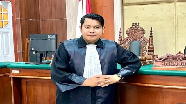 Advokat dan Konsultan Hukum, Ahmad Kawakiby.