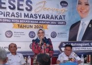 Anggota DPRD Kota Bekasi, Evi Mafriningsianti dalam kegiatan reses di RW 010, Kelurahan Duren Jaya, Kecamatan Bekasi Timur, Kota Bekasi.