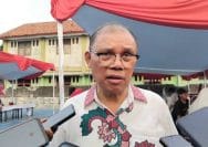 Anggota DPRD Kota Bekasi fraksi PDI Perjuangan, Oloan Nababan saat menyampaikan keterangan, Minggu (12/7/2026).