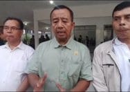 Anggota Komisi A DPRD Kota Depok, Binton Nadapdap saat memberikan keterangannya ke wartawan.