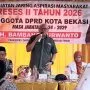 Anggota Komisi III DPRD Kota Bekasi, H. Bambang Purwanto saat reses di RW 009, Kelurahan Aren Jaya, Bekasi Timur, Sabtu (11/7/2026).