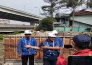Dirut Perumda Tirta Patriot, Ali Imam Faryadi saat meninjau lokasi intek SPAM Teluk Buyung.