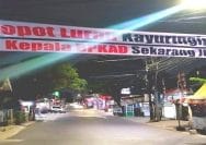 Spanduk yang di pasang warga Perumnas 1 terkait persoalan pengelolaan Gedung Balai Rakyat yang berlokasi di Jalan Cendrawasih Raya No. 1, Perumnas 1, Kayuringin Jaya, Bekasi Selatan, tidak kunjung mendapat kejelasan dari Pemkot Bekasi.