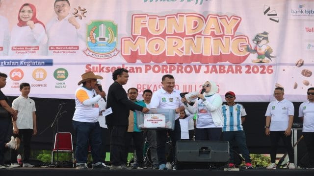 Wakil Wali Kota Bekasi sekaligus Ketua Panitia Besar PORPROV XV Jawa Barat 2026, Abdul Harris Bobihoe (tengah).
