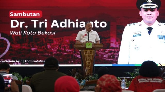 Wali Kota Bekasi, Tri Adhianto saat memberikan kata sambutan di kegiatan Muskot III KORMI Kota Bekasi yang diselenggarakan di Gedung Islamic Center, Bekasi Selatan, Sabtu (18/7/2026).
