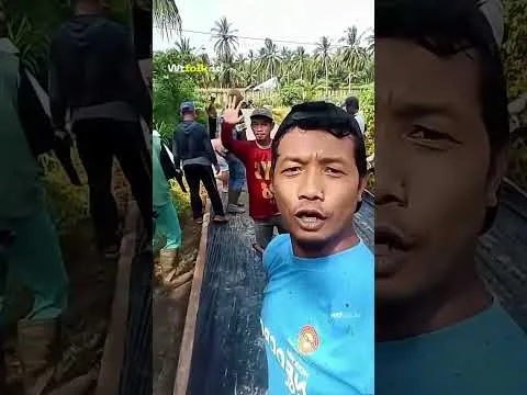 Aksi Warga Lampung Timur Bangun Jalan Secara Swadaya