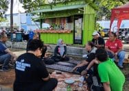 Suasana ngopi di Pojok Warung Dablong Bekasi