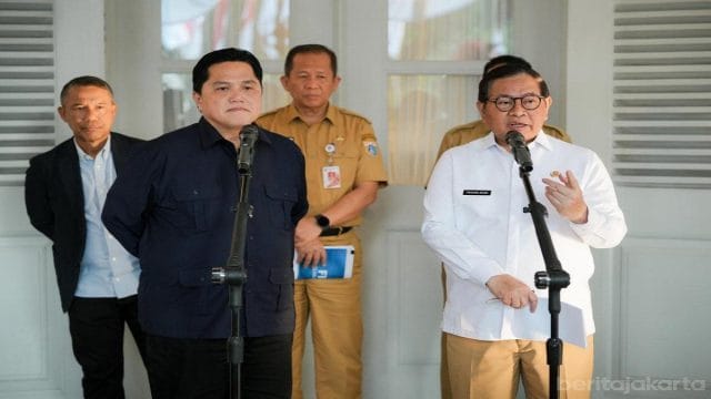 Gubernur DKI Jakarta, Pramono Anung bersama Ketua Umum PSSI, Erick Thohir