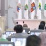 Gubernur Jawa Barat, Kang Dedi Mulyadi (KDM) saat di dalam Rapat Paripurna yang digelar DPRD Provinsi Jawa Barat.