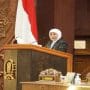 Gubernur Jawa Timur, Khofifah Indar Parawansa saat menyampaikan Nota Keuangan Raperda Perubahan APBD (APBD-P) Jatim 2026 di DPRD Jatim, Senin (10/8/2026).