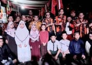 Jajaran MPC Pemuda Pancasila dan Ketua DPRD Kota Bekasi foto bersama usai kegiatan.