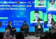 Sekda Kabupaten Karawang, H Asep Aang Rahmatullah (kedua dari kanan) saat pemaparan inovasi pelayanan publik digital Kabupaten Karawang melalui aplikasi Tangkar dalam forum Jakarta Smart City, Kamis (20/8/2026).