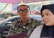 Susi Mira Yanti (kanan) didampingi kuasa hukumnya, Donny Hendry Effendy SH saat menyampaikan keterangan, Senin (24/8/2026).