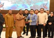Wakil Ketua Baleg DPR RI, Ahmad Doli Kurnia Tandjung (keempat dari kanan depan) saat memimpin rombongan Baleg DPR RI, Senin (10/8/2026).