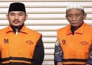 Bupati Bekasi non aktif, Ade Kuswara Kunang (kiri) dan HM Kunang (kanan)