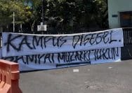 Gerbang Kampus UINSA 1 disegel oleh mahasiswa