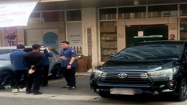 Tim Jam Pidsus Kejagung saat melakukan penggeledahan di Kantor PT Migas Kota Bekasi, Kamis (17/9/2026).