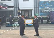Pemkab Karawang meraih Peringkat 4 Nasional dengan Predikat AA (Istimewa) kategori Pemerintah Kabupaten di ajang JDIHN Award, diselenggarakan Kemenkum RI melalui ΒΡΗΝ.