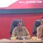 Bupati Semarang, Ngesti Nugraha (tengah) bersama Kepala Dispendukcapil Kabupaten Semarang, Tajudin Noor (kiri)