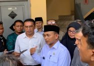 Kepala Kantor Kemenag Kota Bekasi, Asnawi menyampaikan bahwa pihaknya saat ini sedang mengkaji usulan penutupan, masih menunggu hasil investigasi internal serta perkembangan proses hukum di kepolisian sebelum menentukan langkah resmi.