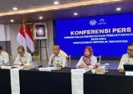 Irjen Kemen Imipas, Rudi Setiawan saat konfrensi pers di Kantor Kemen Imipas, Kuningan, Jakarta Selatan, Senin (5/10/2026).