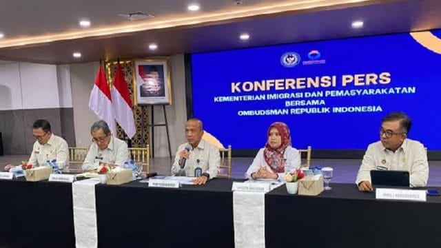 Irjen Kemen Imipas, Rudi Setiawan saat konfrensi pers di Kantor Kemen Imipas, Kuningan, Jakarta Selatan, Senin (5/10/2026).